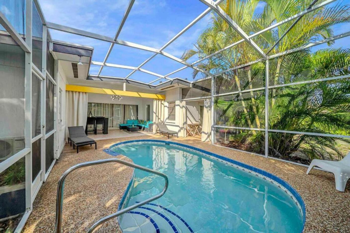 Fantastic Island House 1 Mile To The Beach With Heated Pool Sarasota Zewnętrze zdjęcie