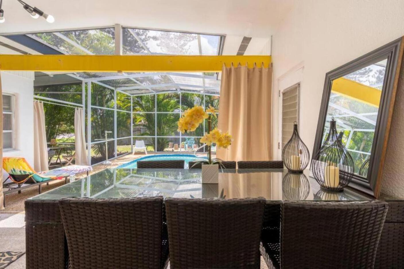 Fantastic Island House 1 Mile To The Beach With Heated Pool Sarasota Zewnętrze zdjęcie